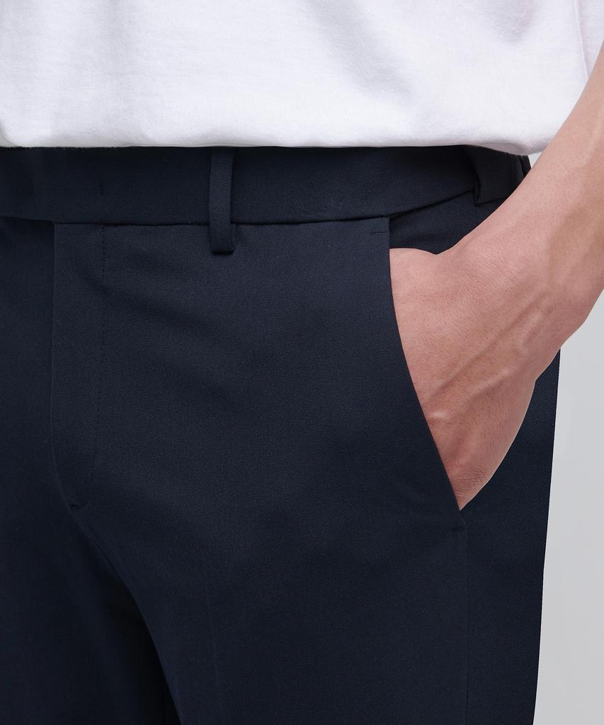 MUSINSA STANDARD Skinny Hidden Elastic Waist Crop Slacks [Navy]