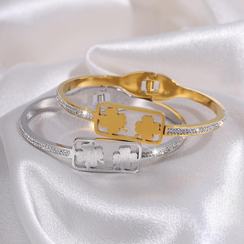 Four-leaf Clover Fashion Couple C-shaped Hand Light Luxury Ing Versatile Bracelet