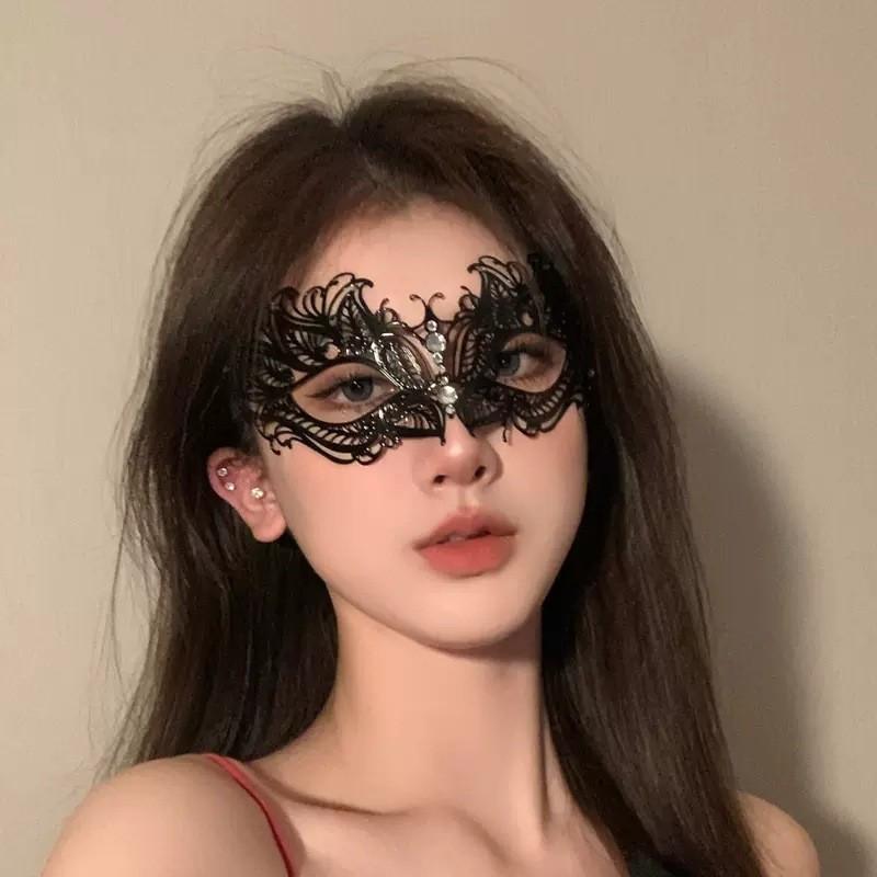 Сексуальная кружевная полумаска с перьями - аксессуар для макияжа на Хэллоуин и маскарада