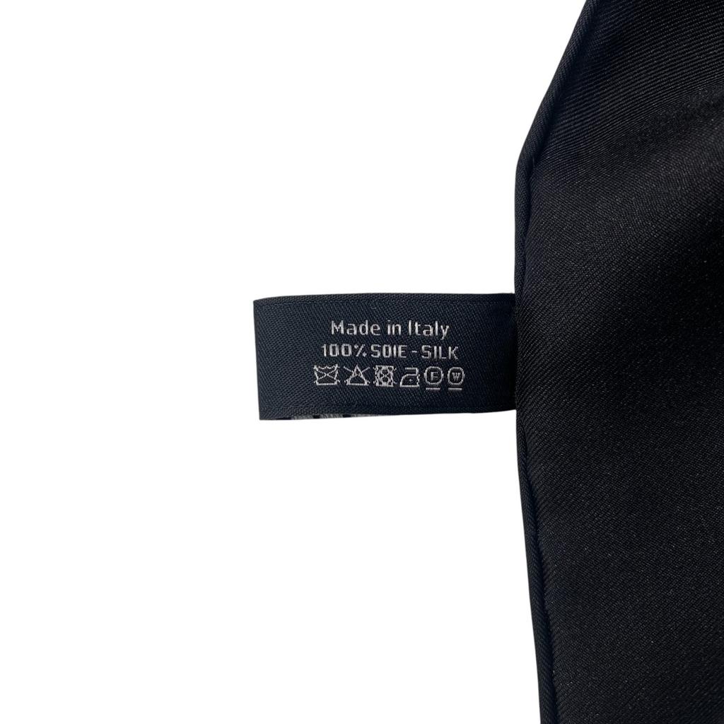 Used CHANELscarf Black/white Silk Women