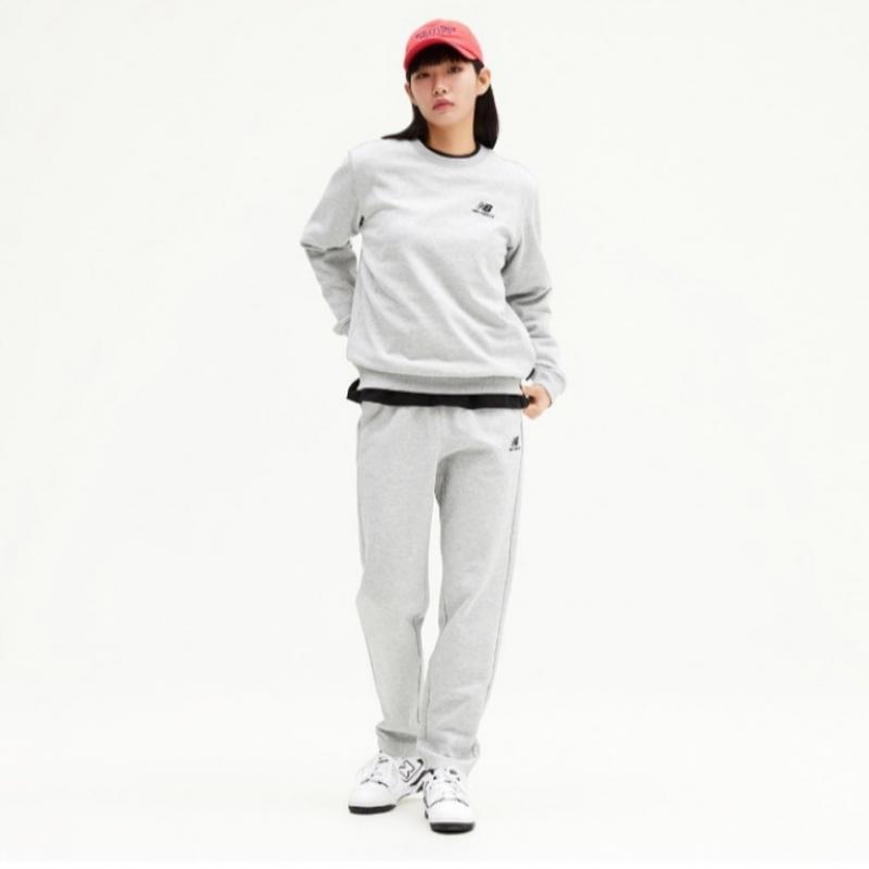 New Balance Футболка с длинным рукавом Rqk Nbnce11013 Ac Uni Essential Small Logo Sweatshirt Sta