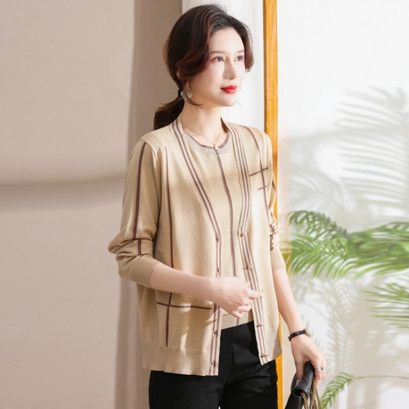 New Middle-aged and Old Women's Age-reducing Leave Two Pieces of Mother Spring Clothes New Suit Knitted Cardigan Fashion