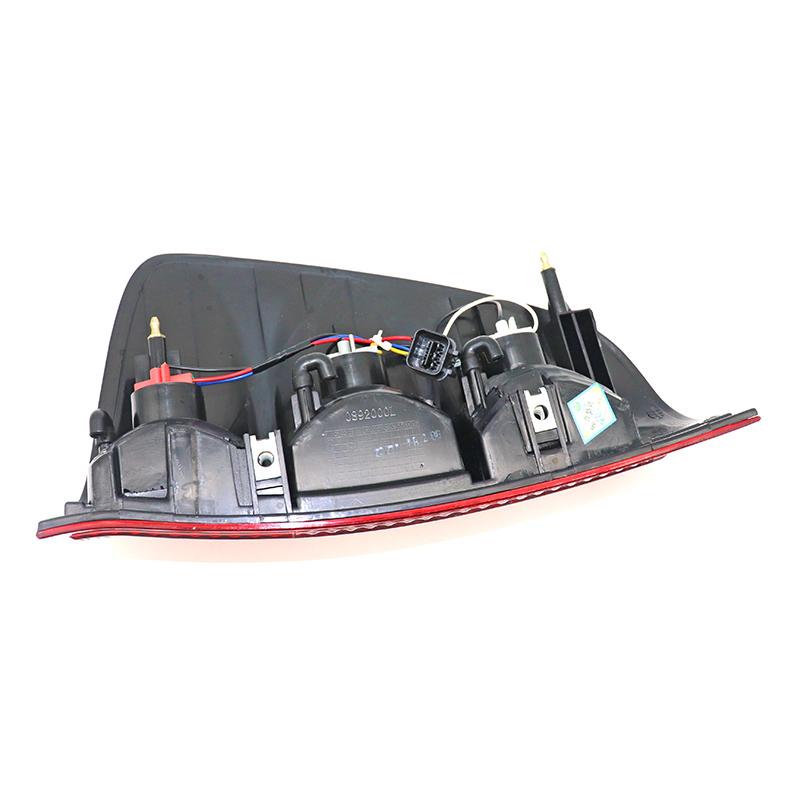 original Left / Right Combination Taillight Assembly 4133300-P00 4133400-P00 for Great Wall Wingle high quality
