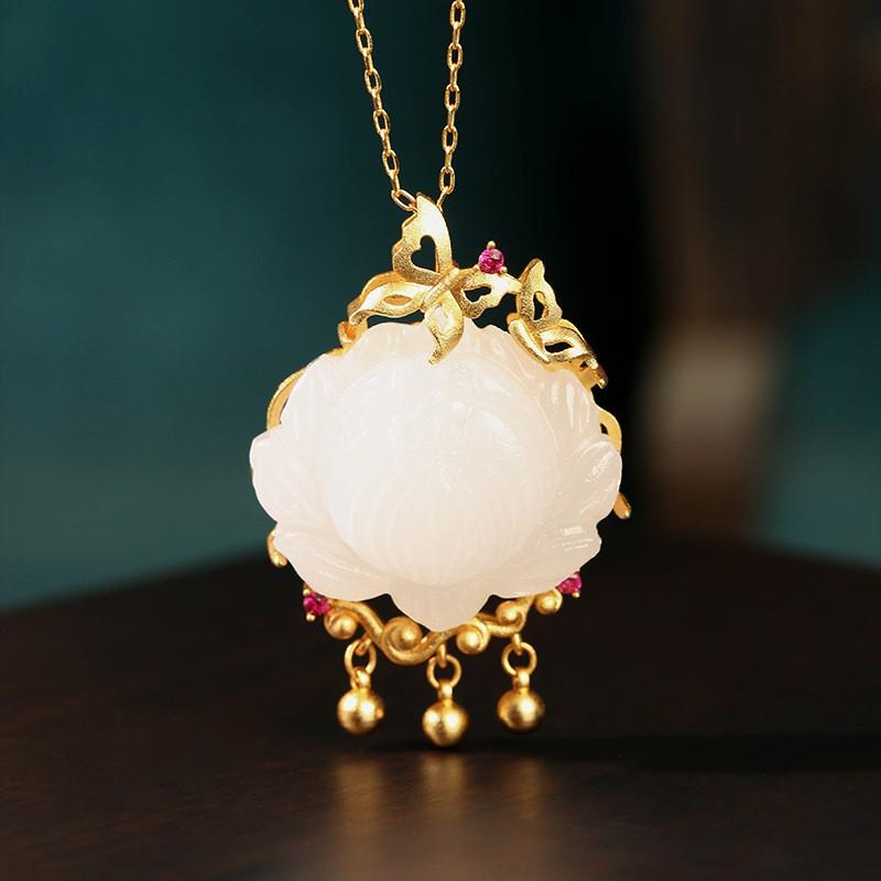 2023 Весна/Лето Позолоченное Ожерелье с Подвеской в виде Лотоса и Кисточкой из Имитации Нефрита с Высокой Стойкостью Цвета