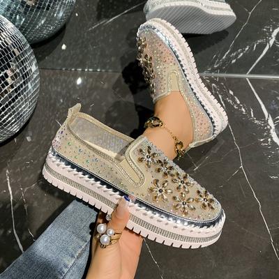 Повседневные туфли большого размера женские весенние новые со стразами на толстой подошве с заклепками и цветком, ленивые туфли на одном педале