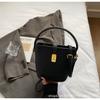 2025 New Retro Fashion Handbag Bag Women's Senmeng Autumn and Winter Casual Bucket Bag Fashion Shoulder Bag Crossbody Bag
