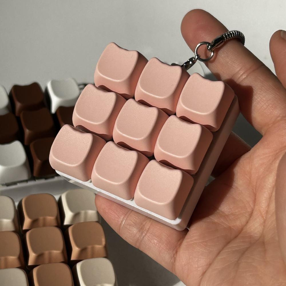 4/9Keys Fidget Keychain Cat's Paw Pinch Toy New Button Clicker Toy