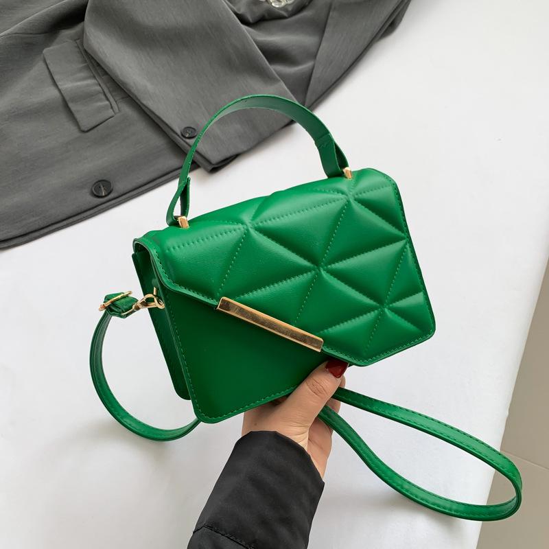 Простая и модная однотонная ромбовидная вмятина, популярная весна-лето, новая ручная маленькая квадратная сумка через плечо