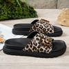 Мода 2025 новая леопардовая линия со шлепанцами на платформе с пряжкой Женские трансграничные новые шлепанцы для пляжа с открытым носком