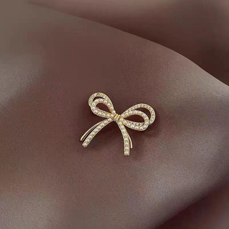 High-End Women's Brooch Collection: Butterfly, Camellia, Pearl Designs - Elegant Jewelry for Christmas & Men's Clothing Accessories