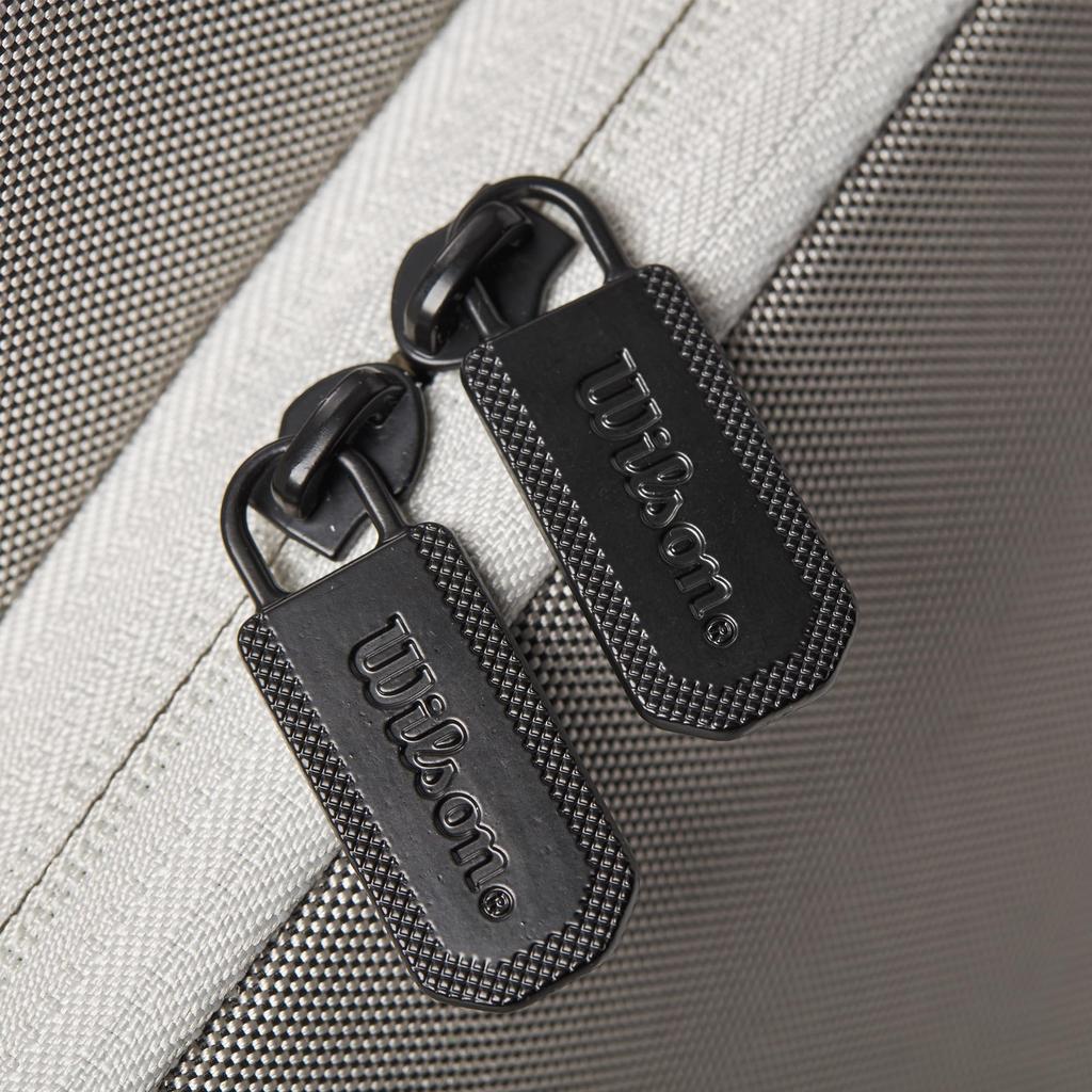 Сумка для теннисных ракеток WILSON Tour – цвет Stone Gray. Вмещает до 6 ракеток.