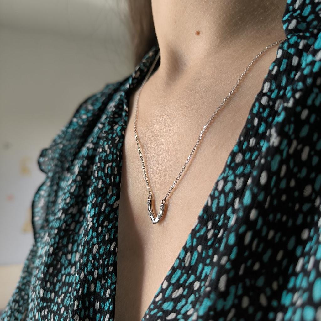 Серебряное колье с фианитами, вес изделия 2,09 гр (2186762)