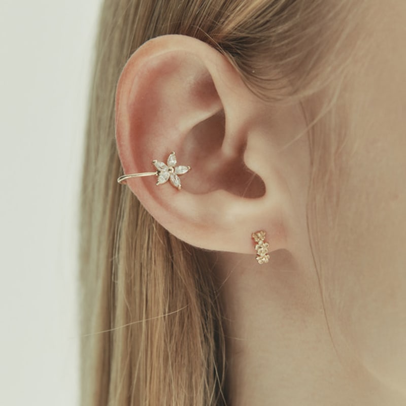 LUNNE 14k Triple Flower One-Touch Earrings (14k Gold) #B06