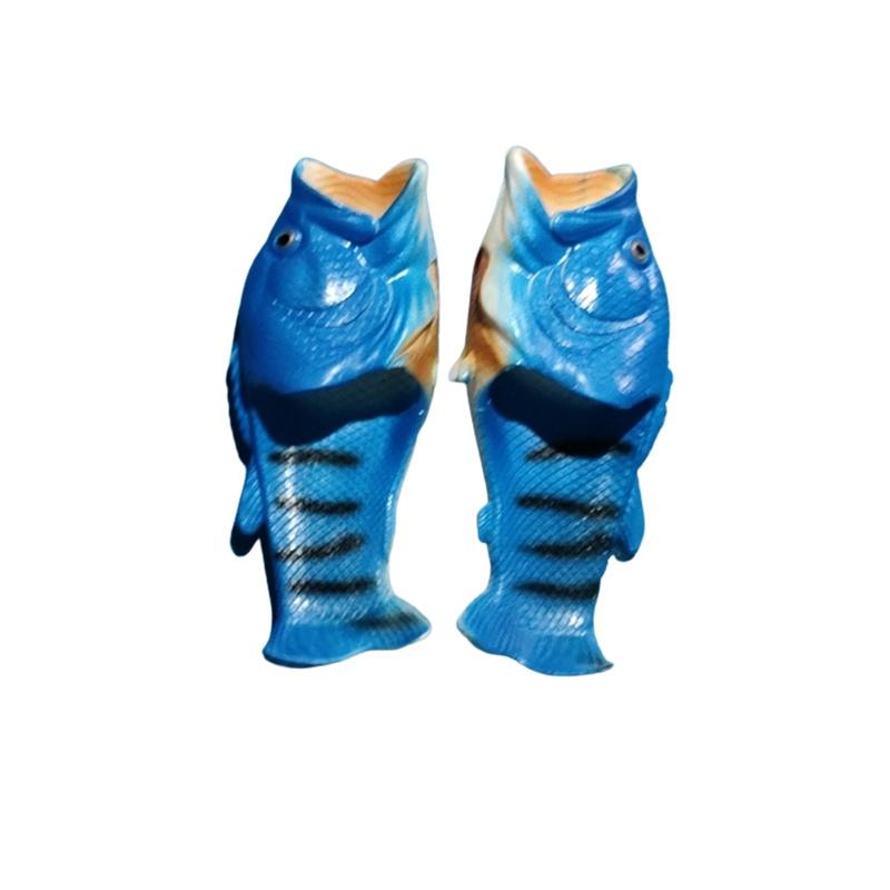 Веселые и необычные тапочки-сандалии с рыбками для взрослых и детей