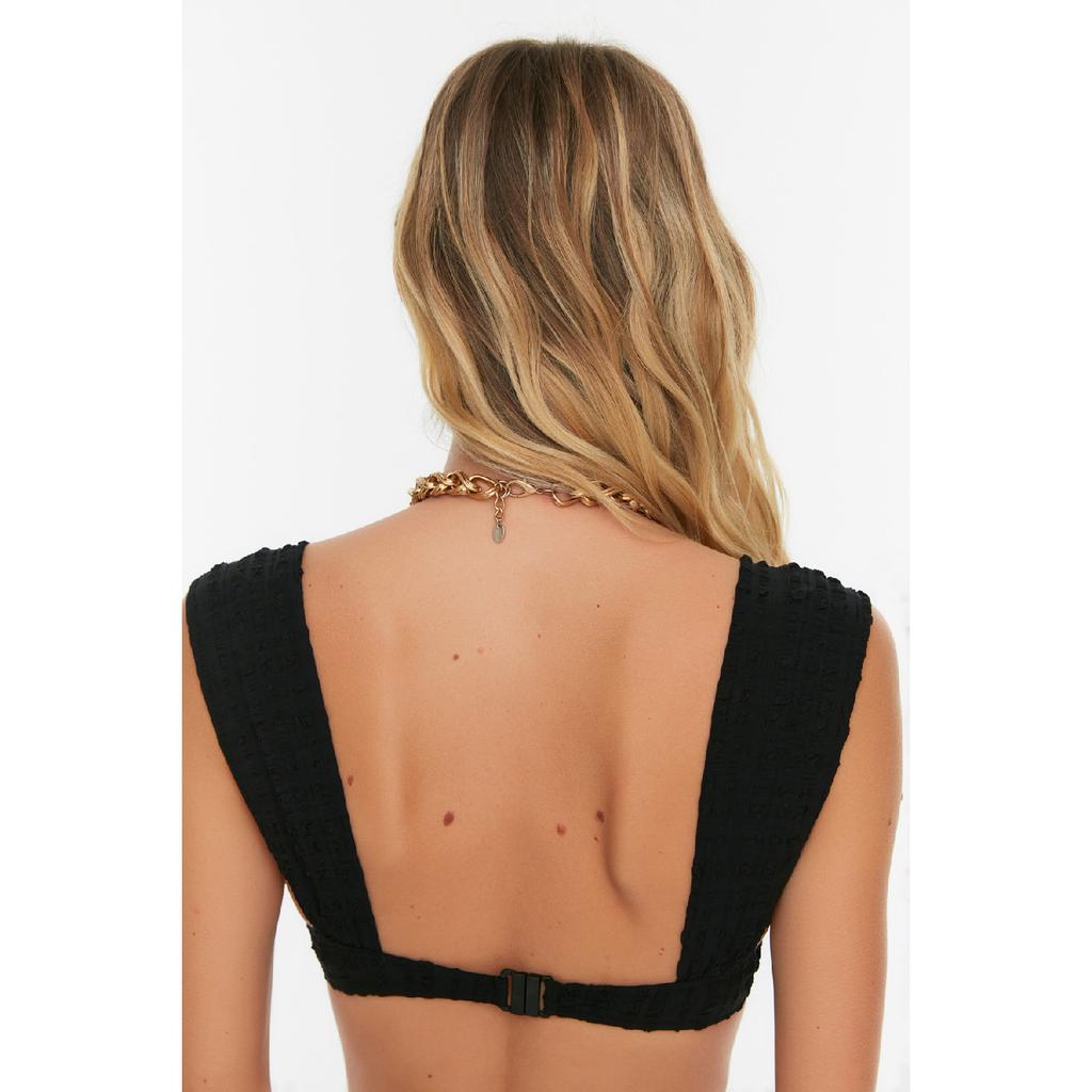 Жаккардовый текстурированный бикини-топ на косточках цвета экрю Tbess21bu0161