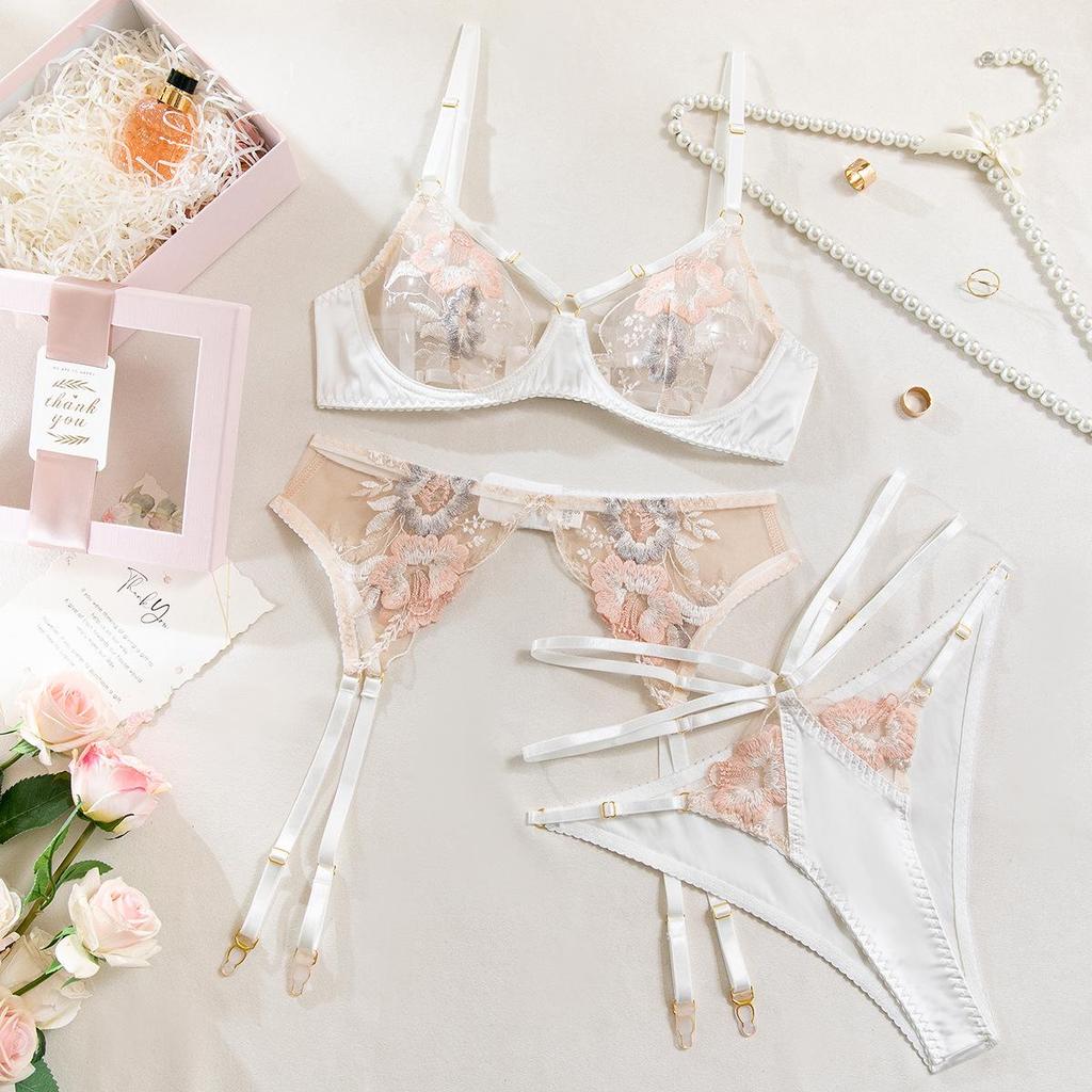 Европейский и американский сексуальный вышитый комплект нижнего белья - Прозрачный вырез Искушение, Дразнящая страсть Набор из трех предметов