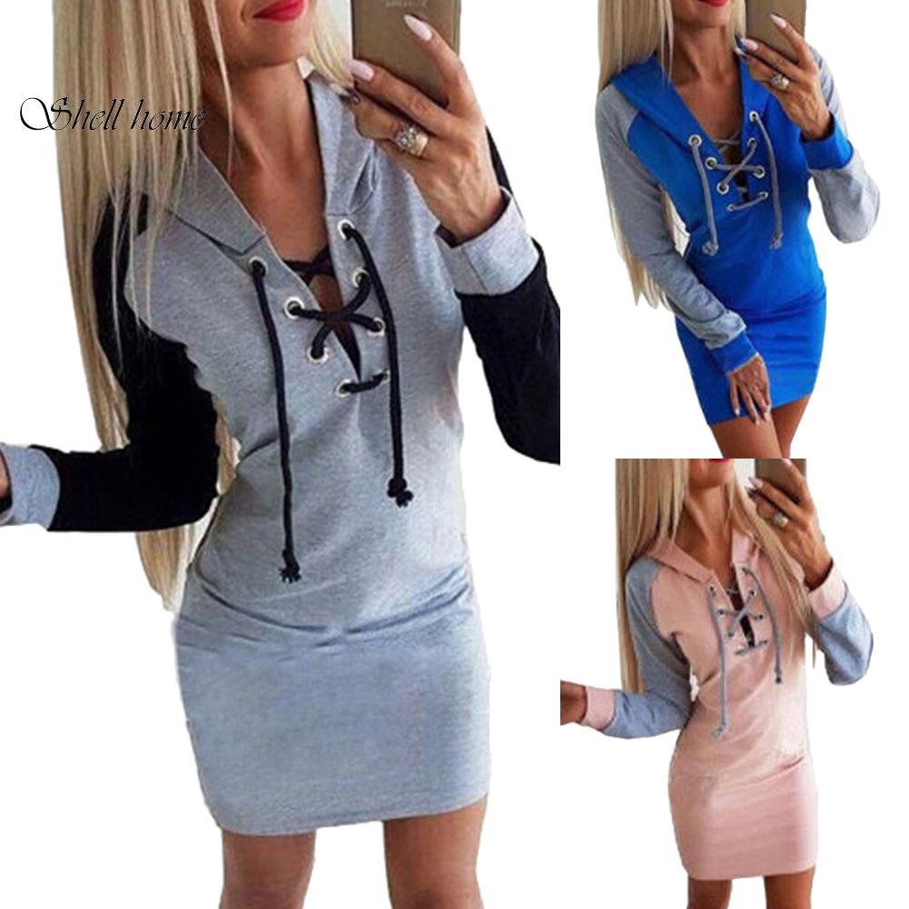 Трикотажное платье с капюшоном