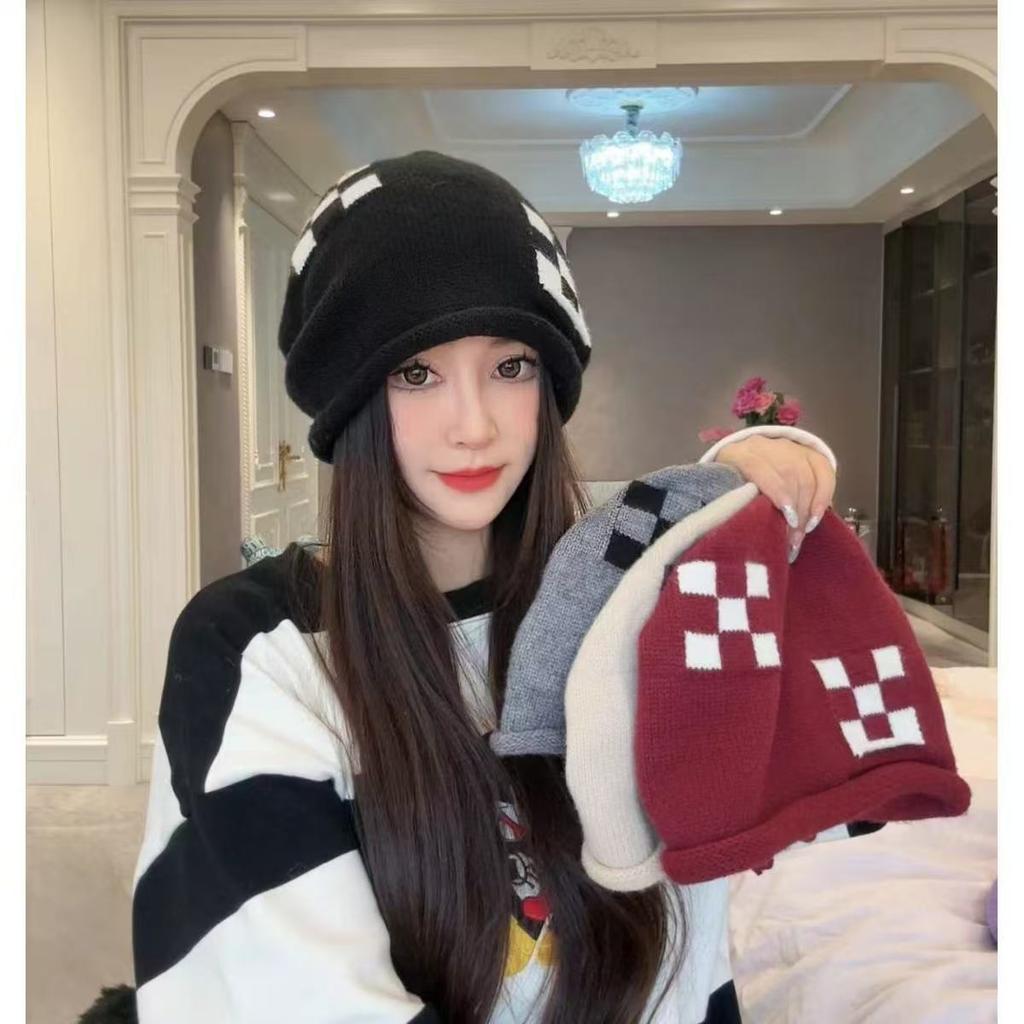 Autumn and winter knitted hats pullover hats children wool hats square stacking hats thermal bald hats cold hats confinement hats