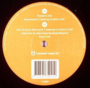 12-дюймовая пластинка BASEHEADZ - Baseheadz! MRV001 Mental Recordin 2005 Нидерланды Танцевальная и Электронная Б/У