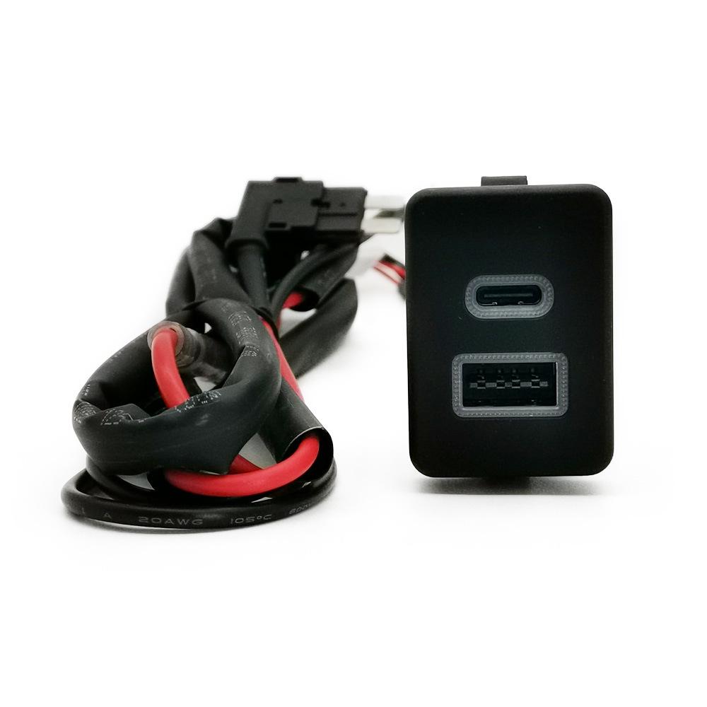 Автомобильное зарядное устройство Ford Transit Classic с USB QC3.0 и Type-C PD