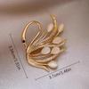 Luxury Cat Eye Stone Swan Brooch Personality Exquisite Animal Pins High-Grade Coat Corsage Accessories