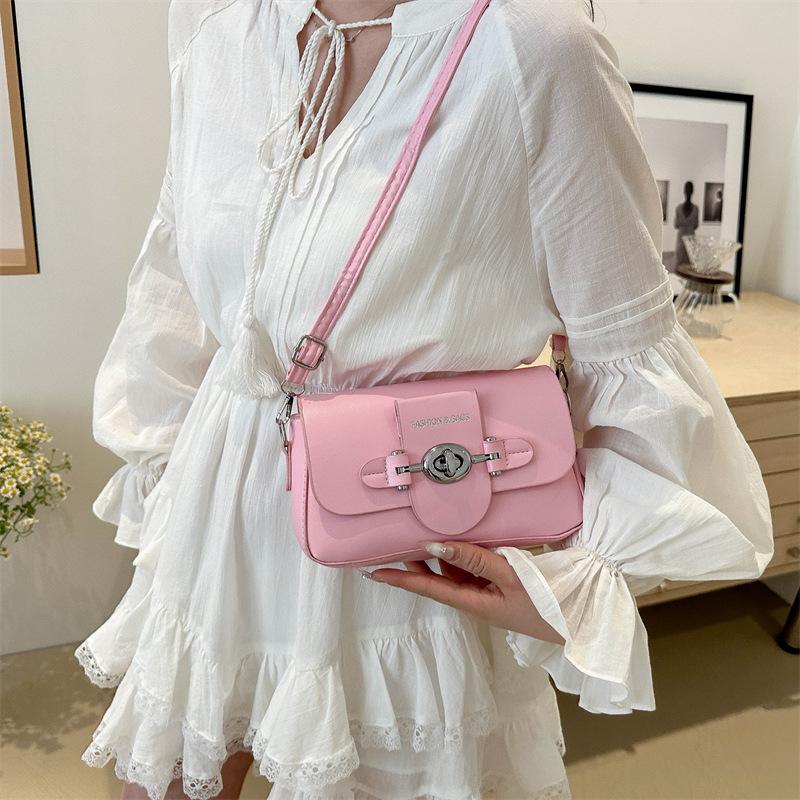 Сумка женская 2024 новая летняя повседневная сумка через плечо с косым ремешком персонализированная трендовая нишевая ретро модная женская маленькая квадратная сумка