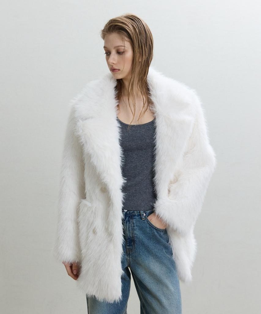 Deeto Tailored Faux Fur Jacket [White]