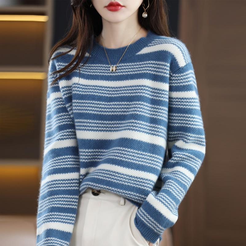 Autumn and Winter New Striped Loose Knitted Sweater Women's Round Neck Loose Large Size Pullover Temperament Commuter Knitted Sweater