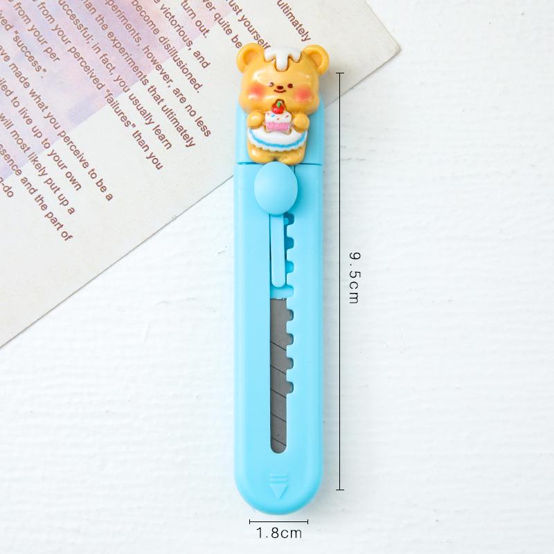 Bear Art Knife - Cute Cartoon Student Office Paper Cutter (Portable and Compact)