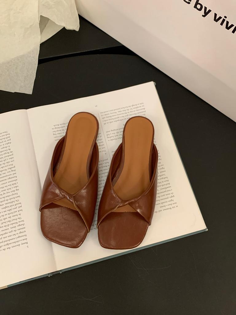 Fashion Flat-bottomed One-word Drag Shoes Women's Shoes Summer Wear 2024 New Summer Simple Beach Sandals