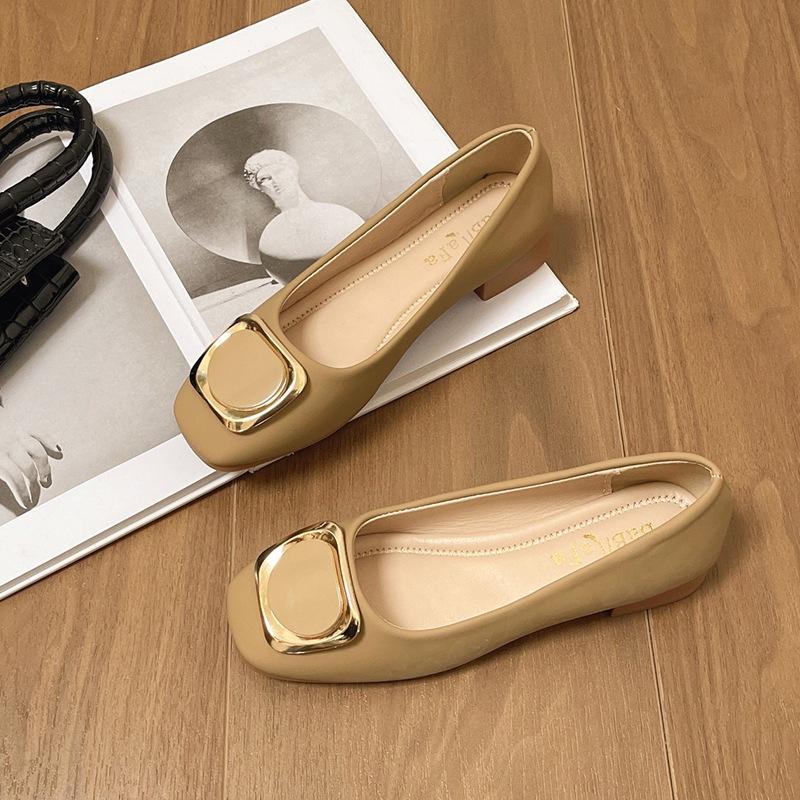 Поздний вечерний ветер квадратный носок туфли-лодочки женские 2025 новые весенне-осенние модели красивы с юбками, на низком каблуке и мягкой подошве, и одна педаль