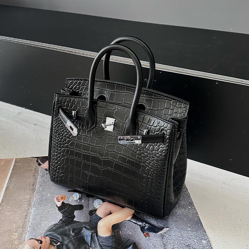 Fashion crocodile pattern portable platinum bag women's new high-end texture shoulder messenger bag European and American retro