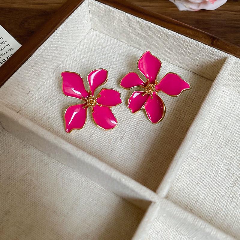 Богемные розовые серьги-кисточки с цветком из бисера и жемчуга