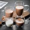 Кружка из боросиликатного стекла с двойными стенками в форме яйца с ручкой - Изолированная для кофе или молока.