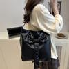 Summer Large-capacity High-end Sense Commuting Bucket Bag Women's 2025 New White Leather Bow Messenger Bag