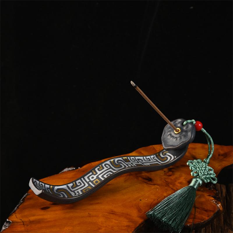 National Style Ruyi Pattern Ceramic Incense Holder for Home, Tea Room & Desktop Decoration