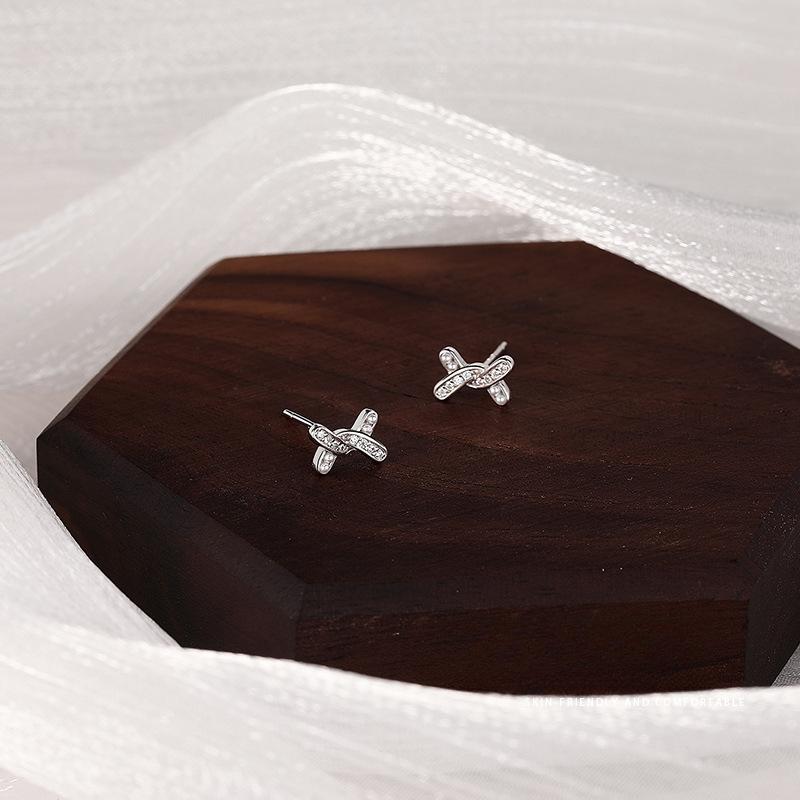 Изысканные серьги-крестики для женщин с бриллиантами и легкими роскошными серьгами высокого дизайна