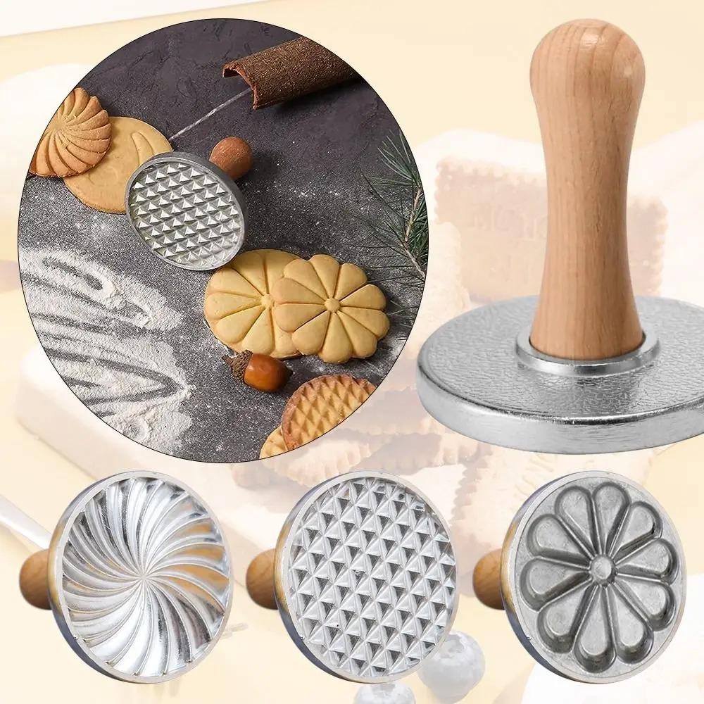 DIY Zinc Zinc Zinc Alloy Biscuit Mold Wooden Handle Biscuit Embossing Stamp Mold Cookie Pressing Mold Party