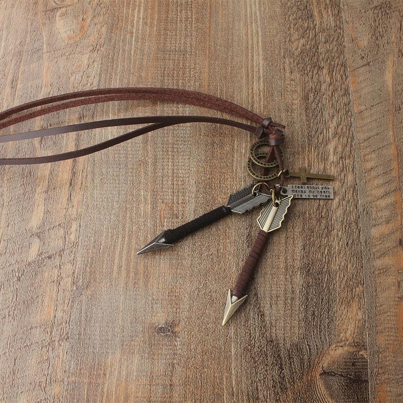 Ожерелье из натуральной кожи с двойной стрелкой и крестами в виде кругов