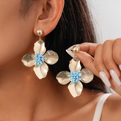 Серьги с серебряной иглой с металлическим цветочным узором модные个性versatile серьги