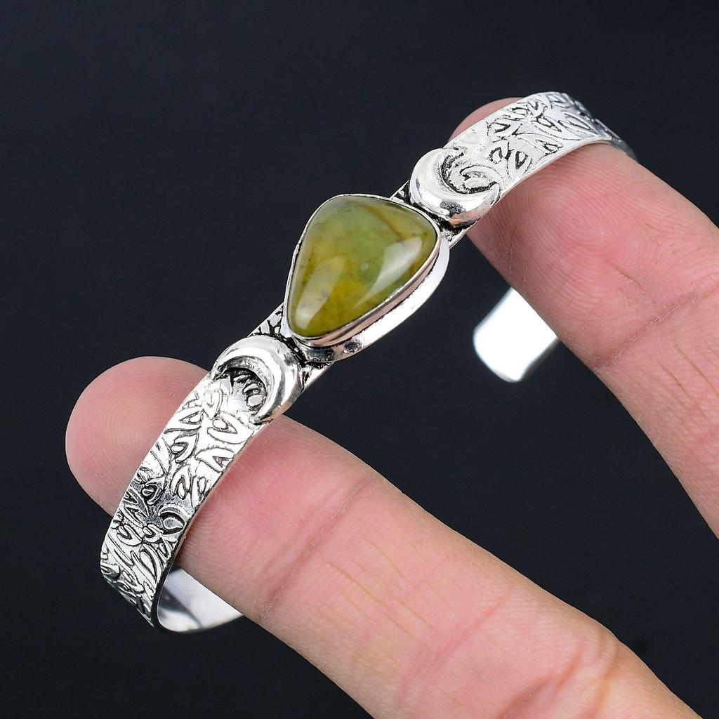 Натуральный полихромный яшмовый браслет-бенгл в форме полумесяца, зеленый, регулируемый, серебро 925 пробы