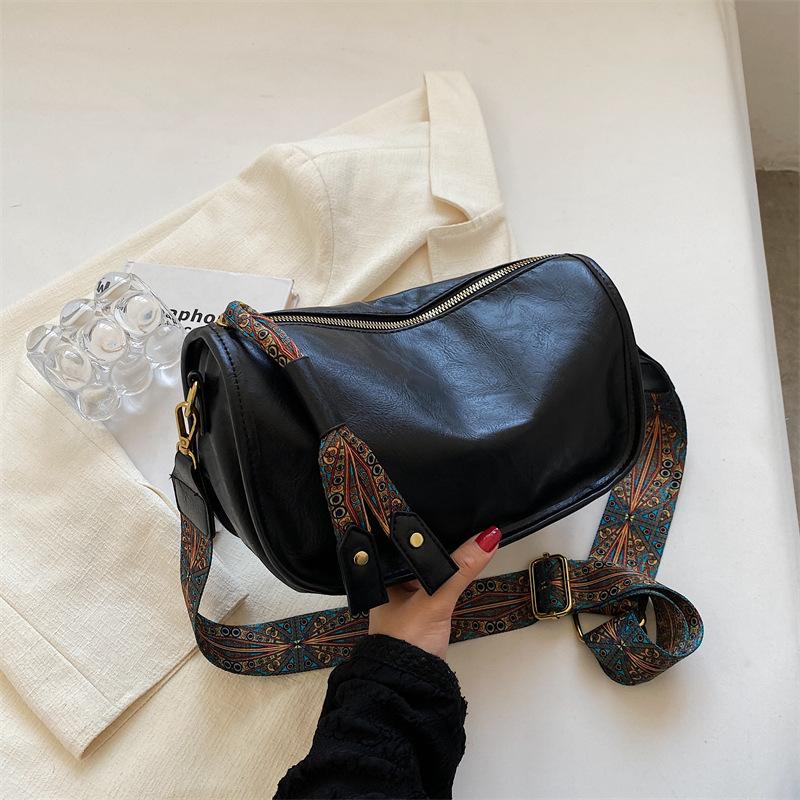 Vintage Shoulder Bag For Women PU Leather Pillow Bag Luxury Style Crossbody Bag Lady Messenger Bag Ladies Tote Purse CLE