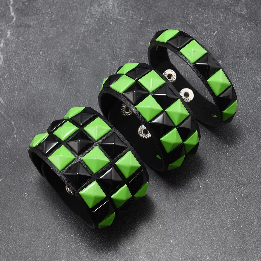 Vintage Big Wide Bracelet Contrasting Gothic Punk Bracelet Rivets Leather Wristband  Male Female