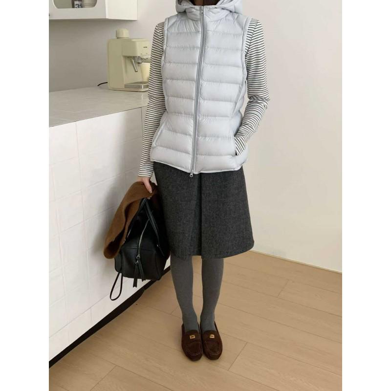 Womens Lightweight Hooded Down Vest 90% White Duck Slim Fit Short Puffer Jacket Winter Daily Wear