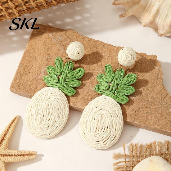 Three-dimensional Pineapple Earrings 1 Pair Handmade Raffia for Women, Boho Straw Hand-Woven Summer Beach Skirt Jewelry Dangle Earrings, Natural