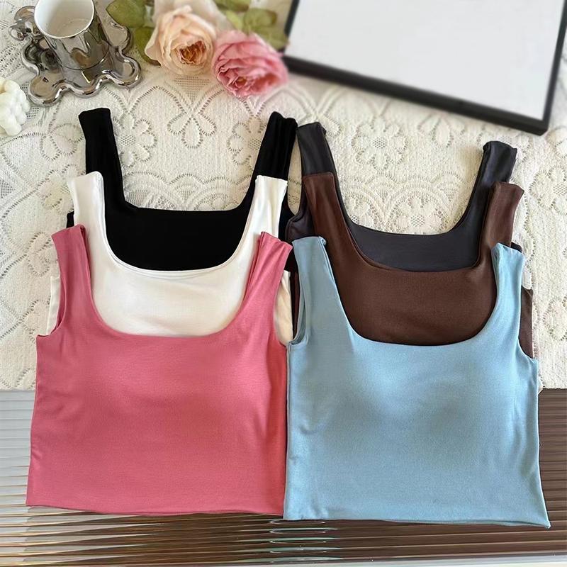 Женский укороченный жилет-топ однотонный с квадратным вырезом и нагрудной подкладкой