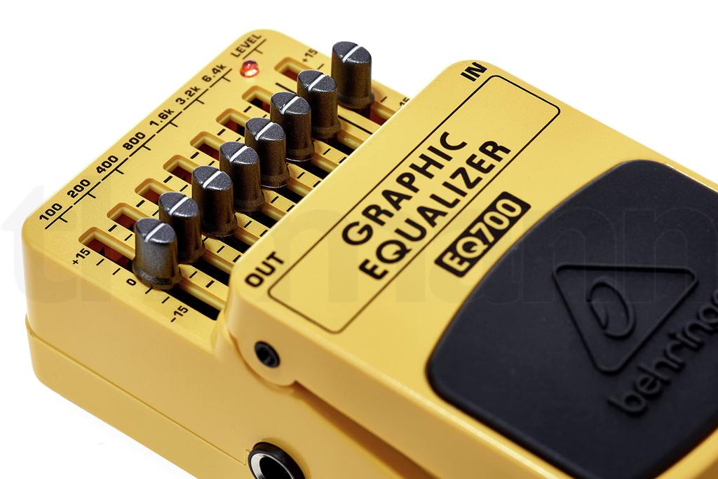 Behringer Behringer Гитарная педаль эффектов 7-полосный графический эквалайзер EQ700 ГРАФИЧЕСКИЙ ЭКВАЛАЙЗЕР