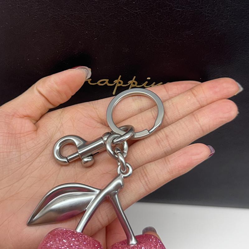 Брелок для сумки-тоут и сумки на плечо Coach, милый розовый кулон-вишенка, декоративные аксессуары-брелоки, женские праздничные подарки