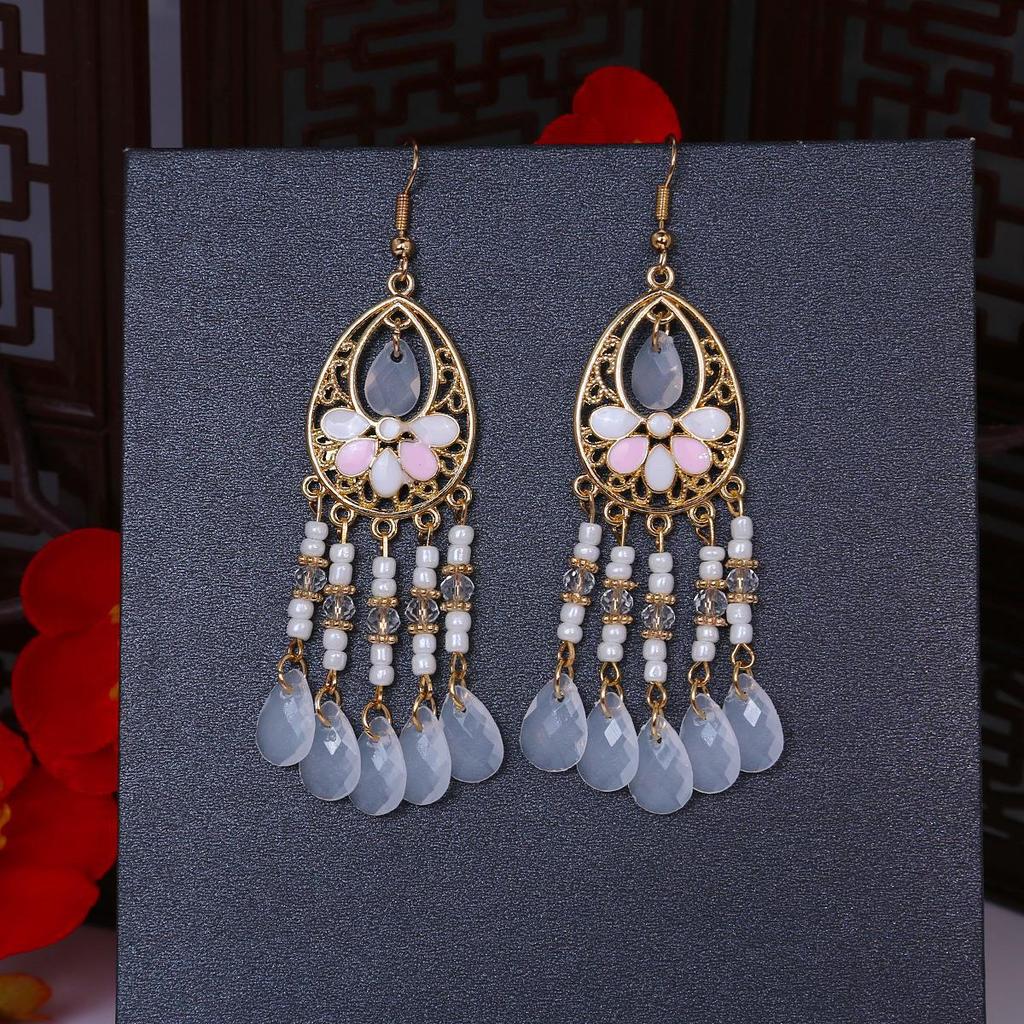 Серьги-кисточки с рисовыми бусинами и каплями воды в стиле бохо - этнический стиль, яркая индивидуальность