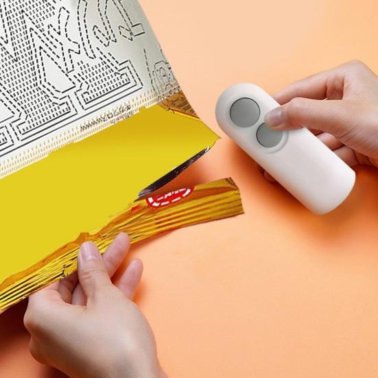 1Pc/2Pcs Mini Bag Sealer 2 In 1 Rechargeable Small Heat Sealer with Cutter Portable Magnetic Food Sealer for Snacks Candies Plastic Bag Food Storage